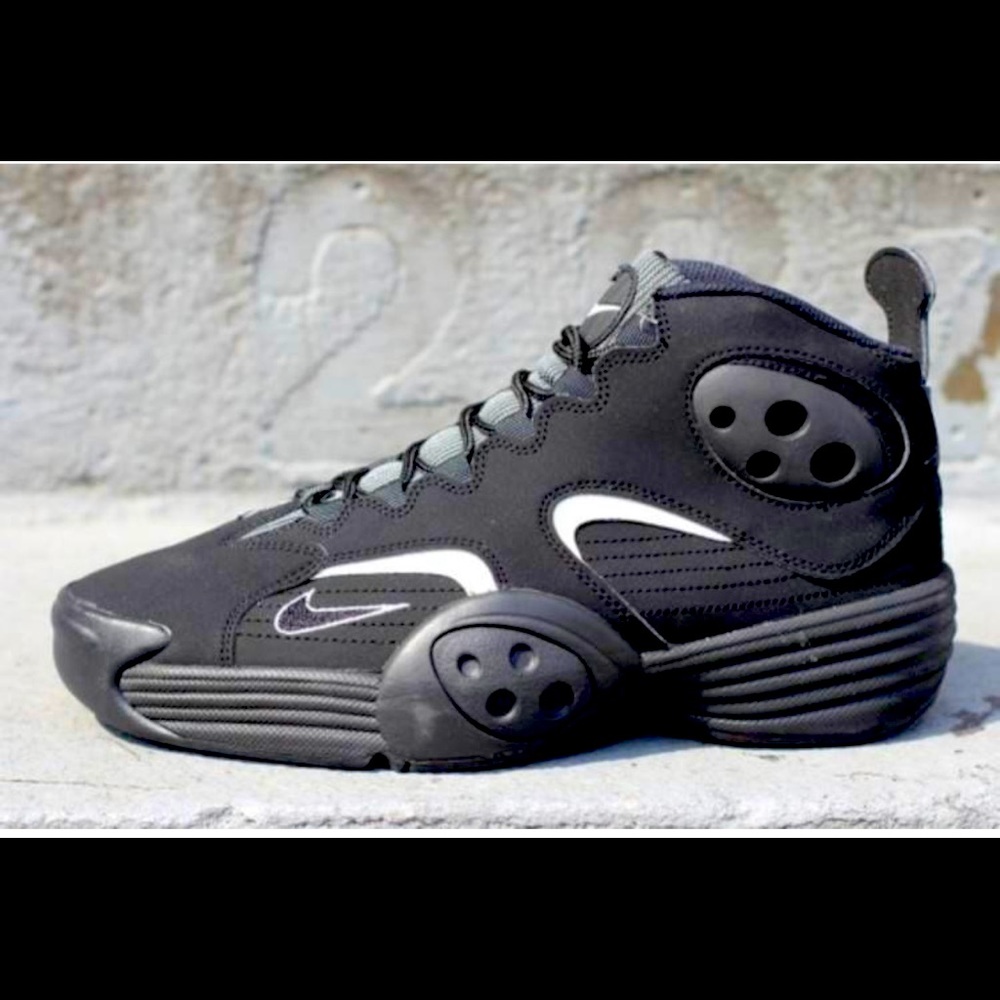 Used Flight One / Black & White $250.00